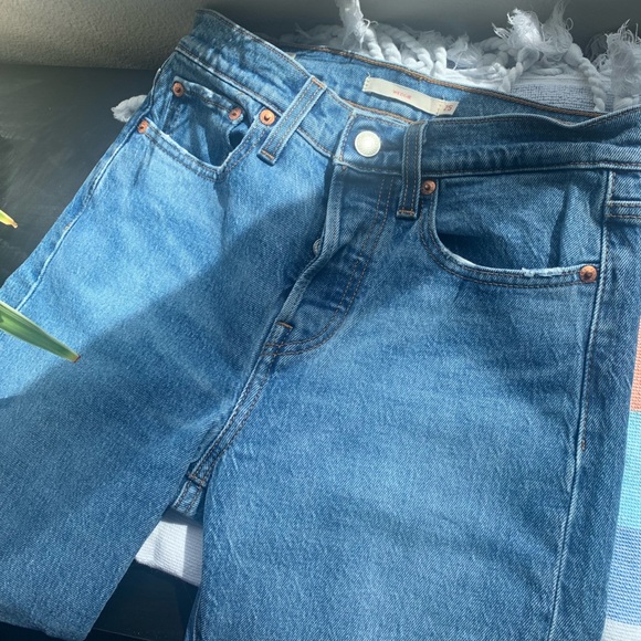 Levi’s Wedgie Straight Jeans - Picture 1 of 13